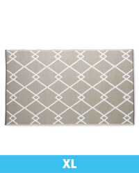 Extra Large Diamond Link Outdoor Rug