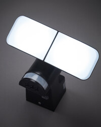 Lightway Battery Outdoor Spotlight - Black