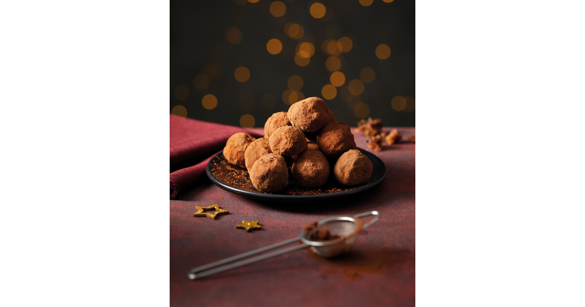 Christmas pudding chocolate truffles Christmas Pudding Chocolate Truffles - ALDI UK