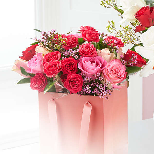 Valentine’s day cocktail Valentines Flowers - ALDI UK