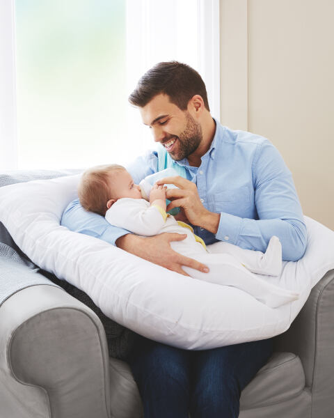 https://cdn.aldi-digital.co.uk/V-Shaped-Pillow-&-Pillowcase-C.jpg?o=IcUH8bRya85%24CHfrHFyRaStss9Ej&V=1txz&w=480&h=600&p=2&q=77